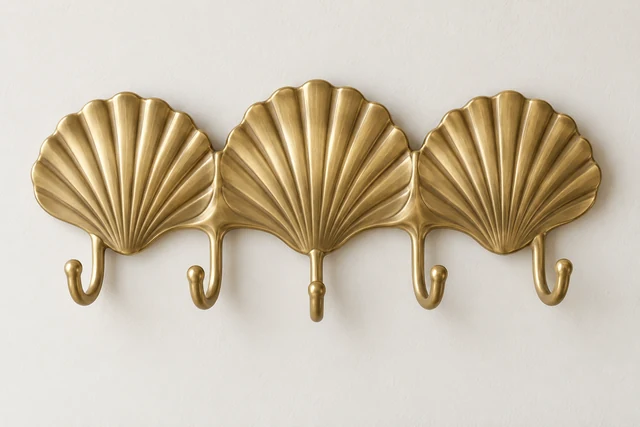 Scallop Necklace Rail — design view