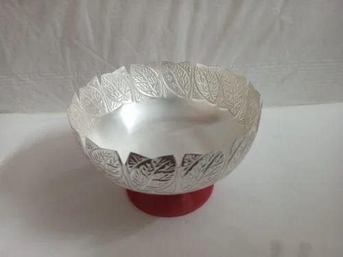 Leaf-Embossed Bowl — Metal · Lacquer, XANVOR, Moradabad