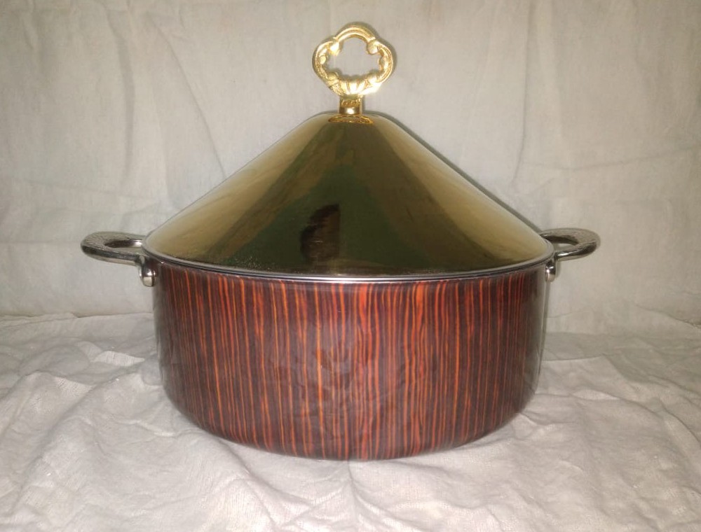 Sheesham Wood-Finish Hot-Pot — Rosewood heat-transfer · Gold lid, XANVOR, Moradabad