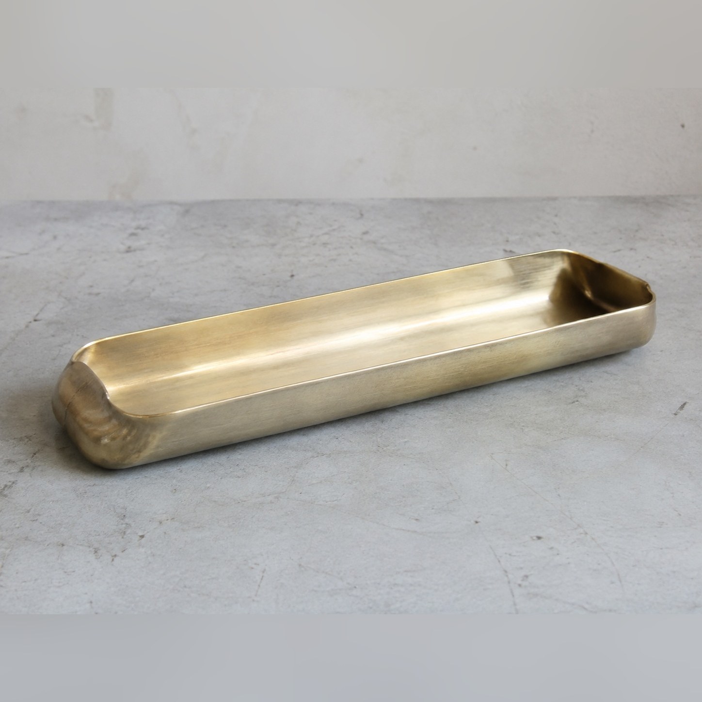 Patti Desk Trough