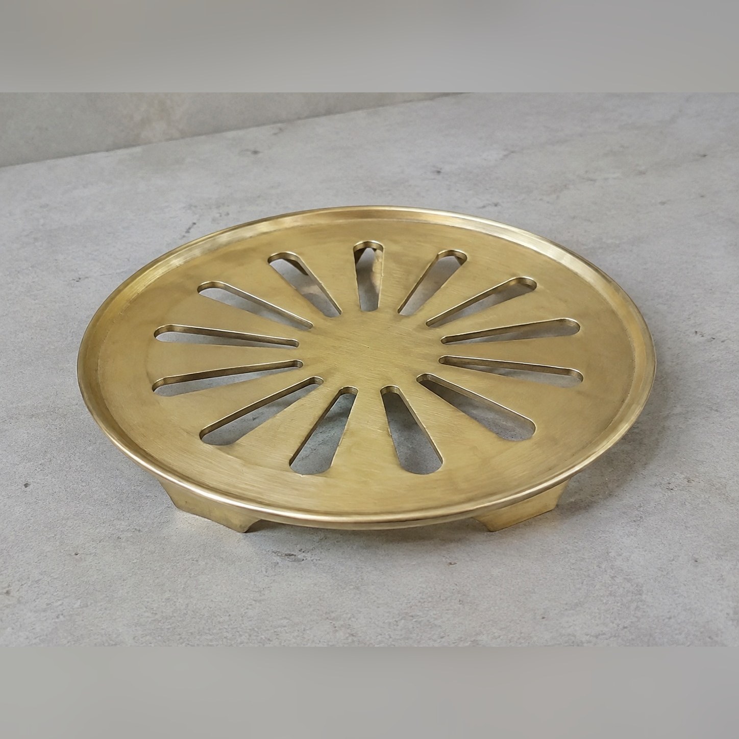 Chak Hot-vessel Rest — Brass · Matt brushed, XANVOR, Moradabad