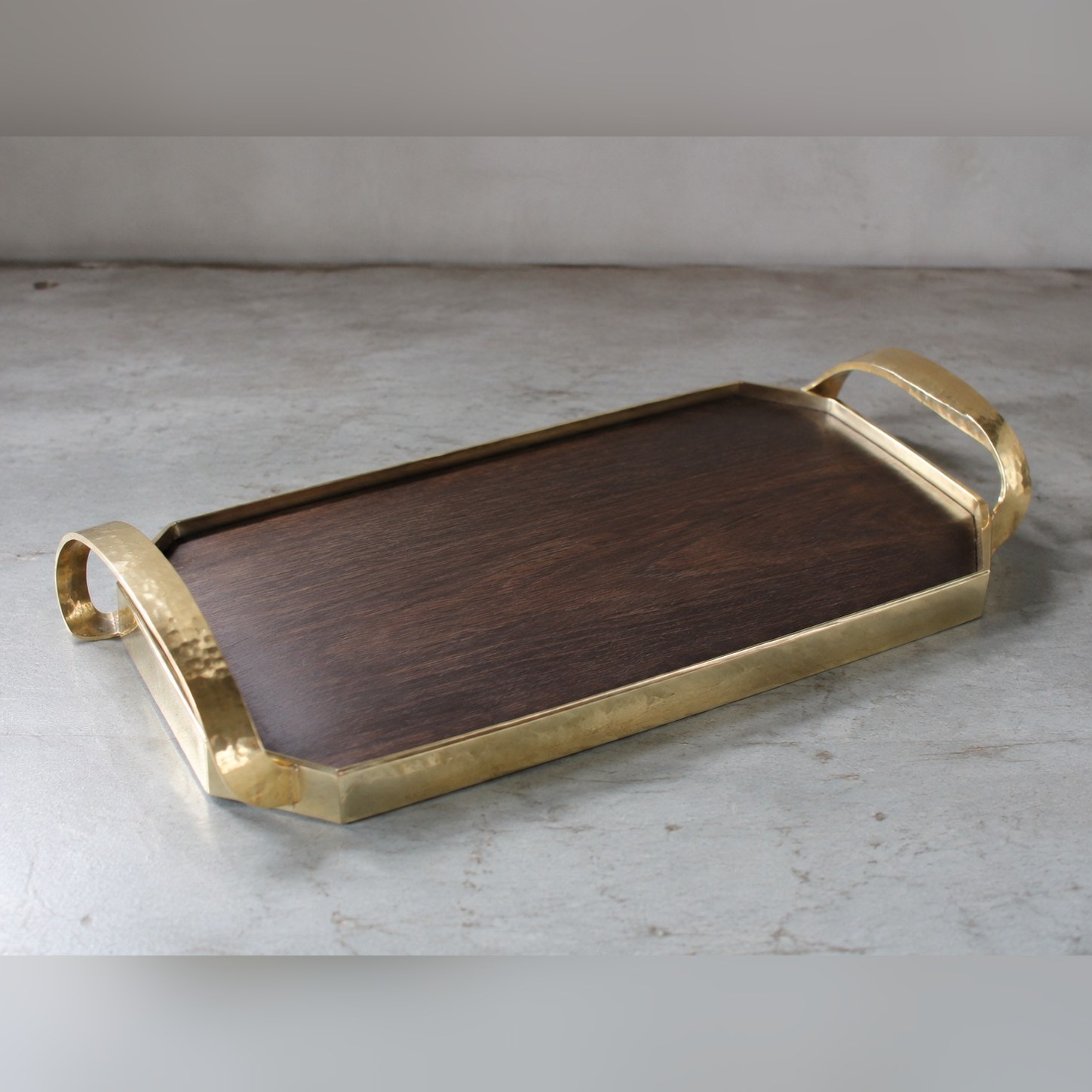 Munj Chamfered Hosting Tray