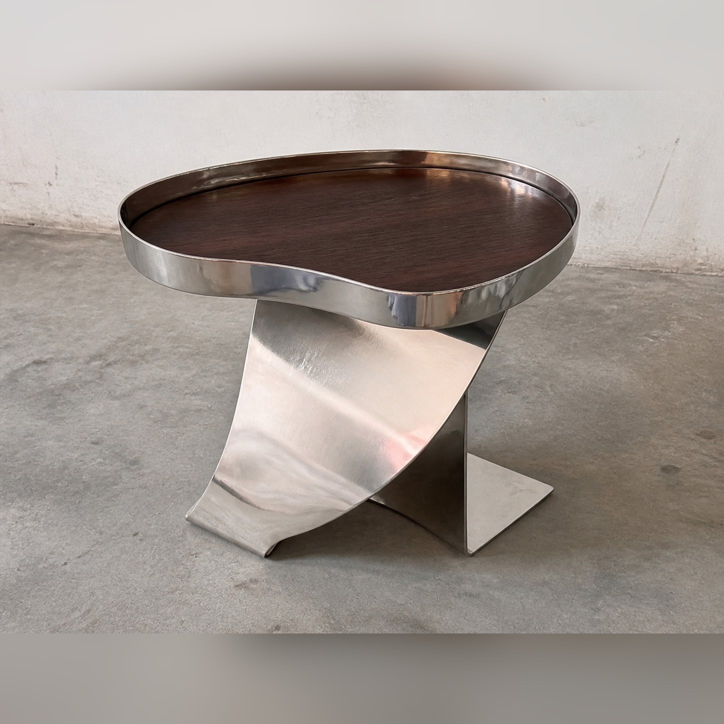 Kidney Tray Side Table — Stainless steel 304 · Dark-stained wood tray insert · Mechanically polished, XANVOR, Moradabad