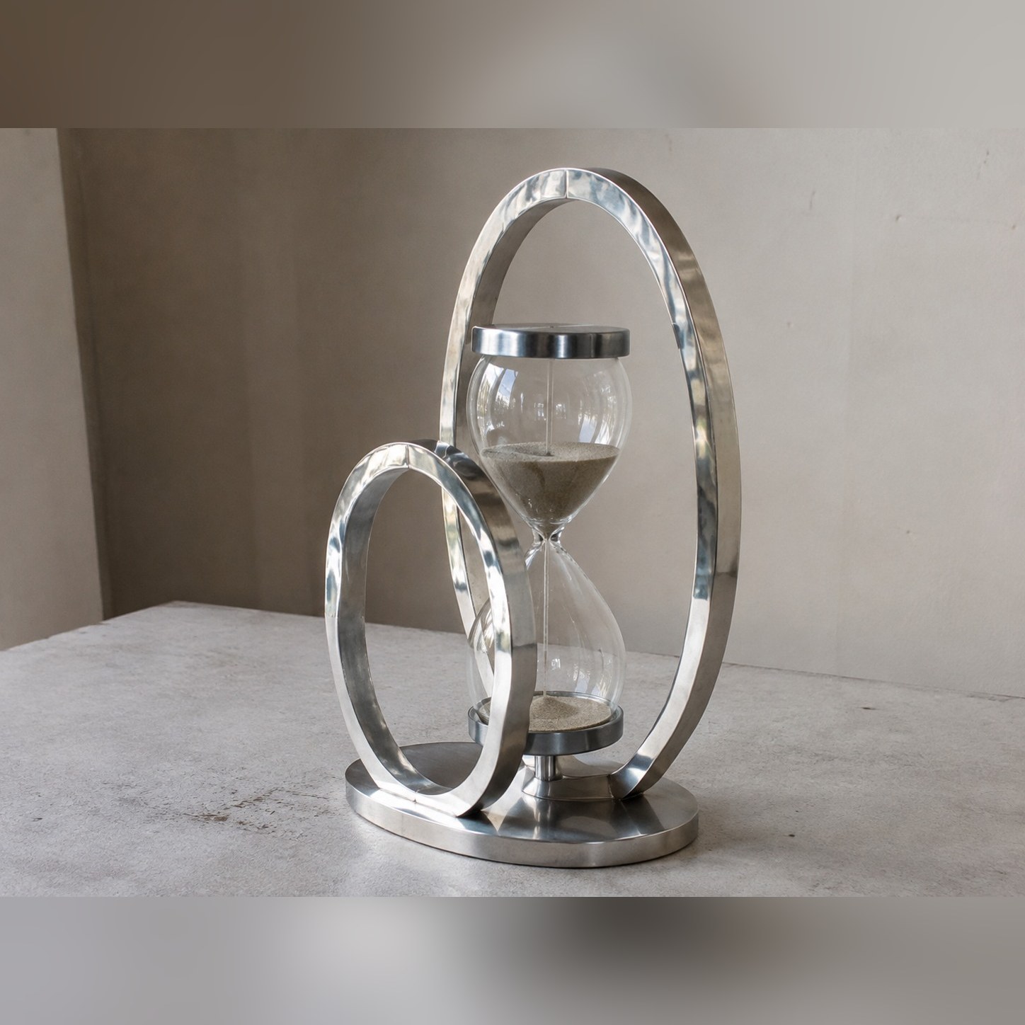Unequal Oval Sandglass Frame