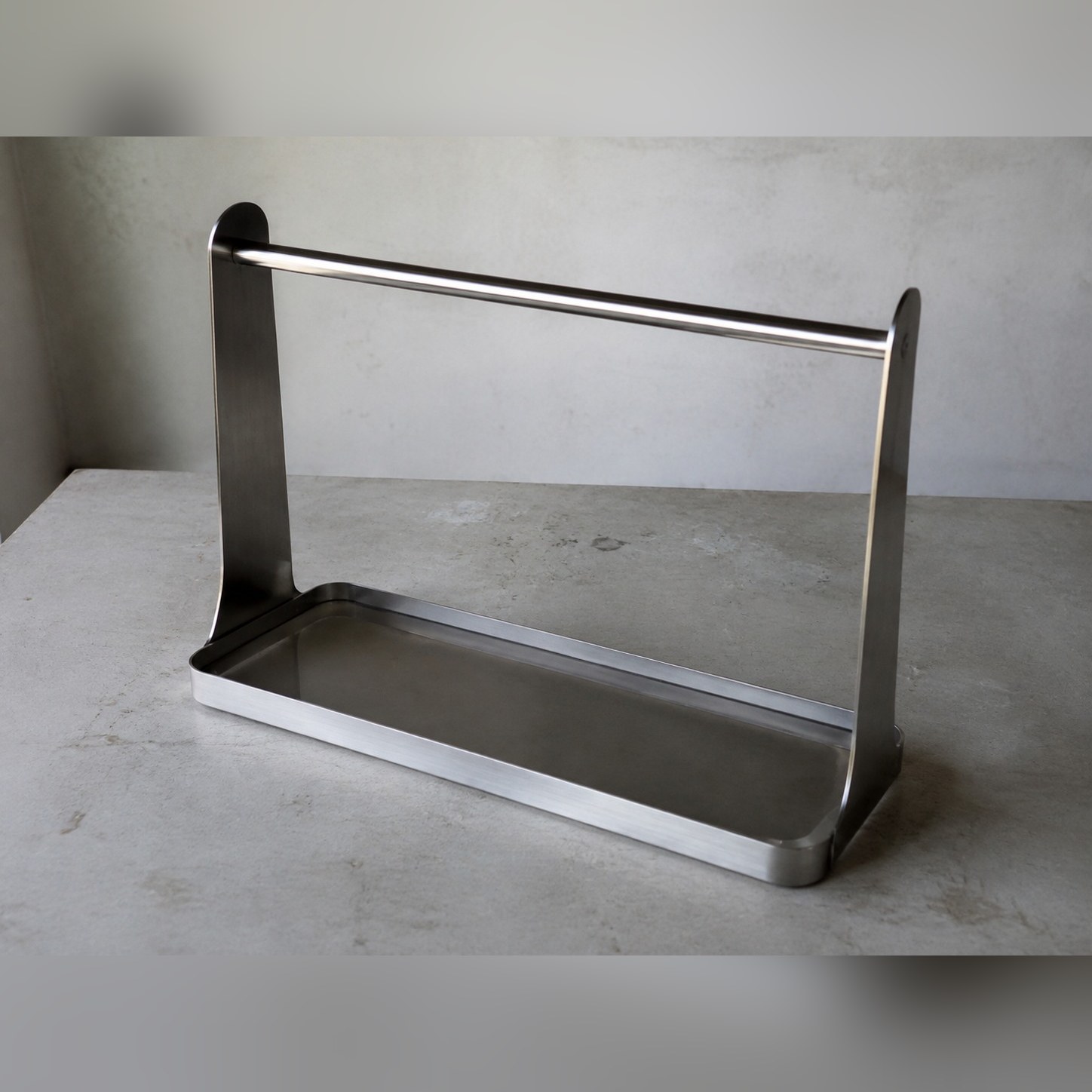 Smoke Acrylic Jewellery Rail — Stainless steel 304 · Smoke-tinted acrylic base insert · Mechanically matt, XANVOR, Moradabad