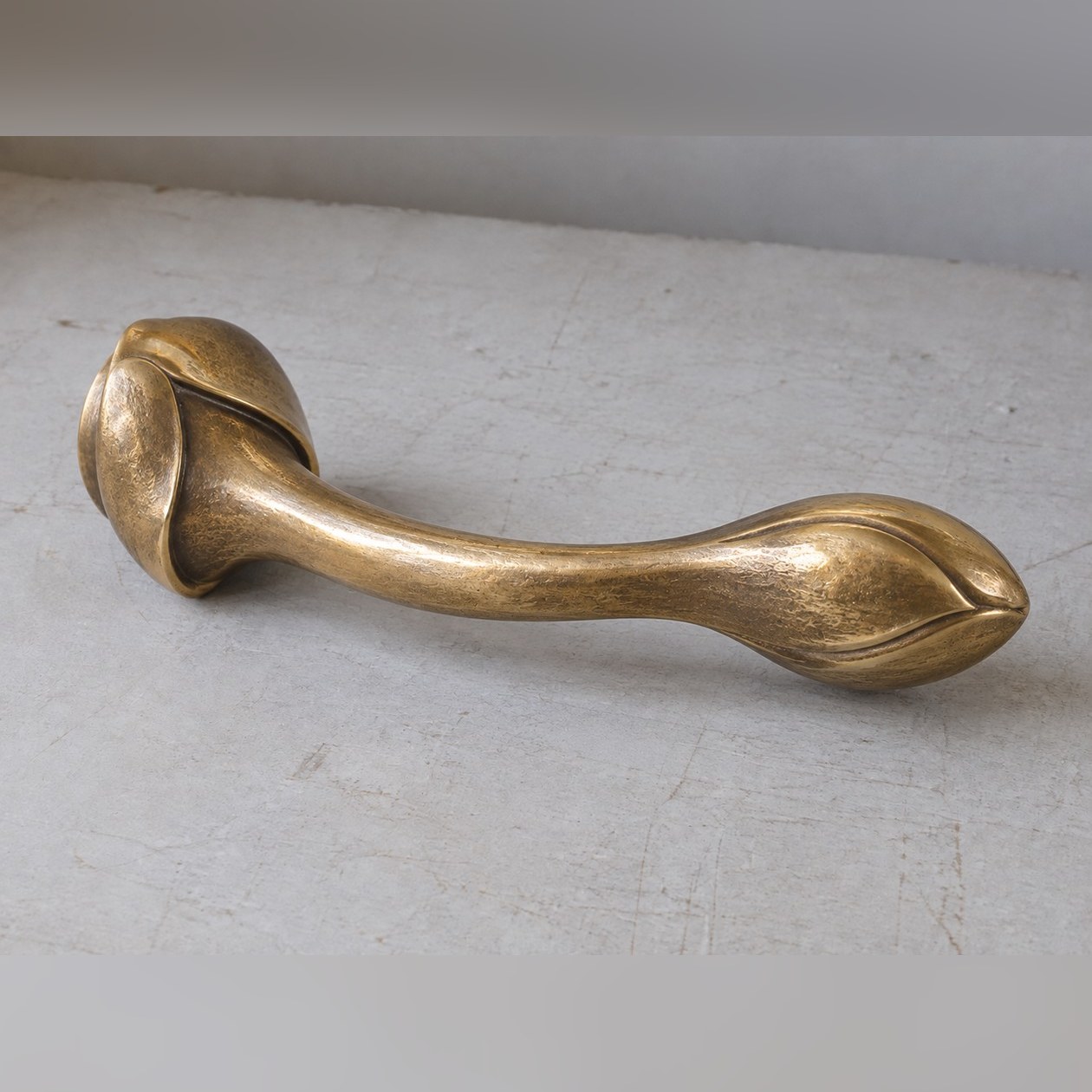 Magnolia Bud Lever