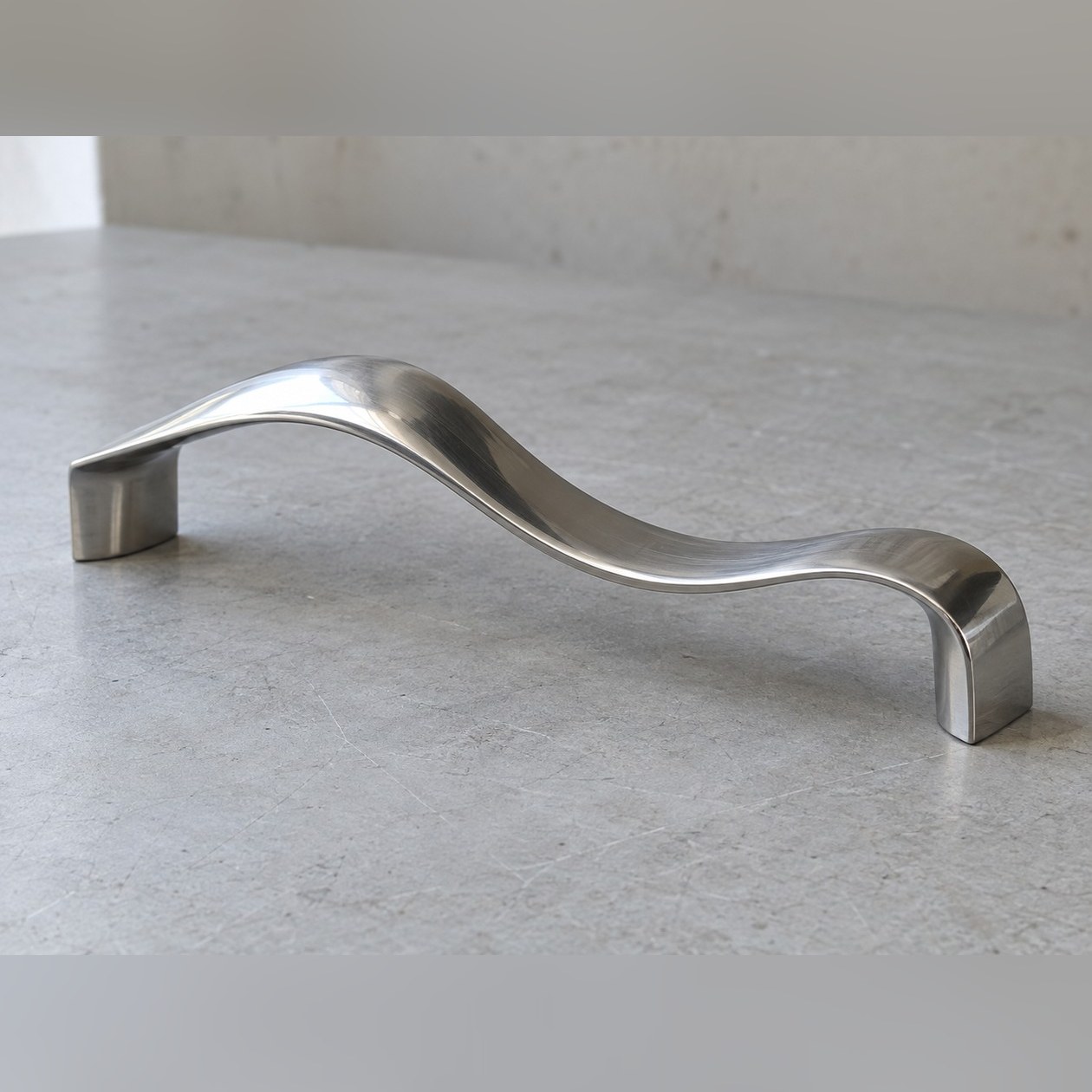 Wave Crest Cabinet Pull — Stainless steel · Hand-polished, XANVOR, Moradabad